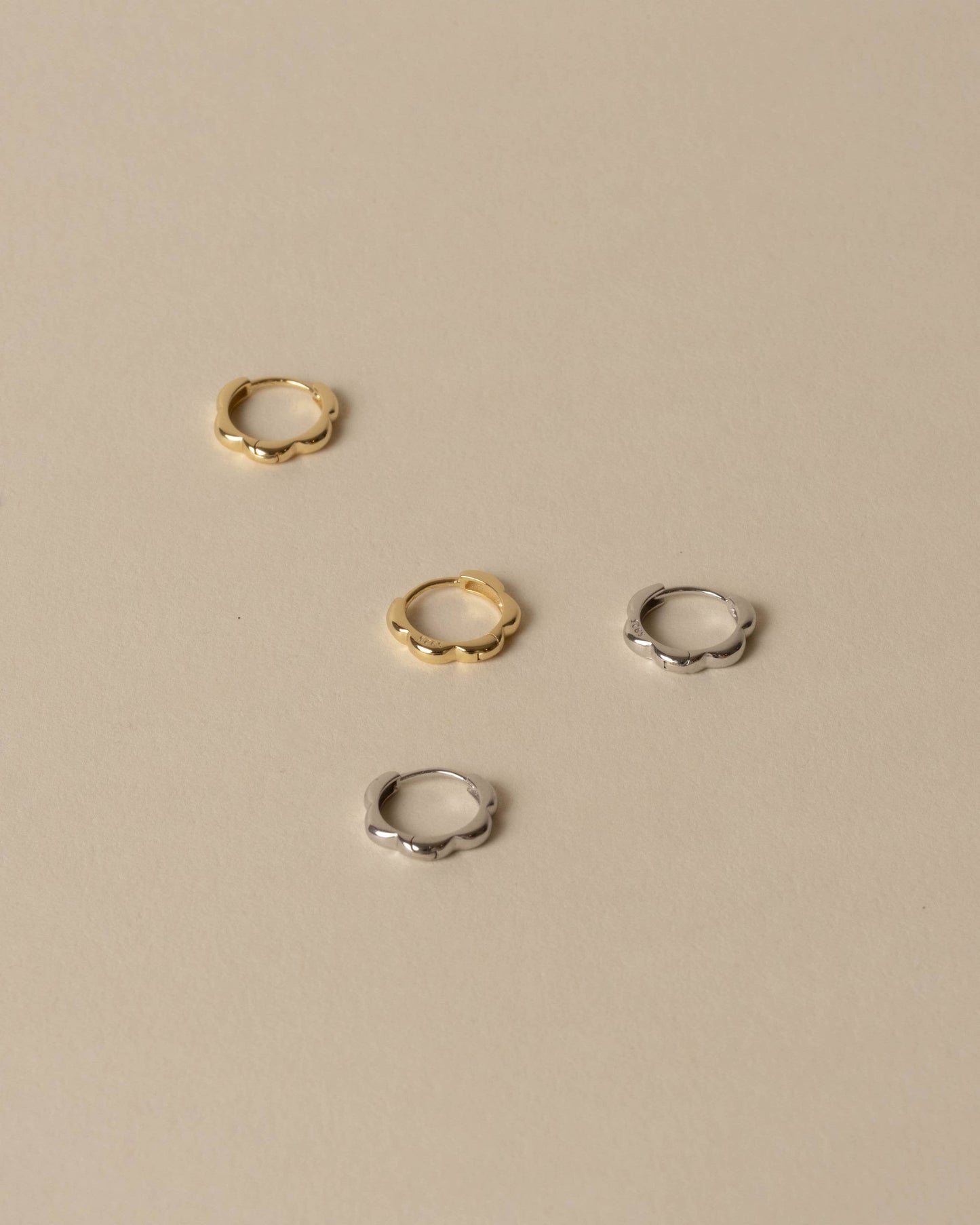 Ali Scalloped Huggie Hoops Gold